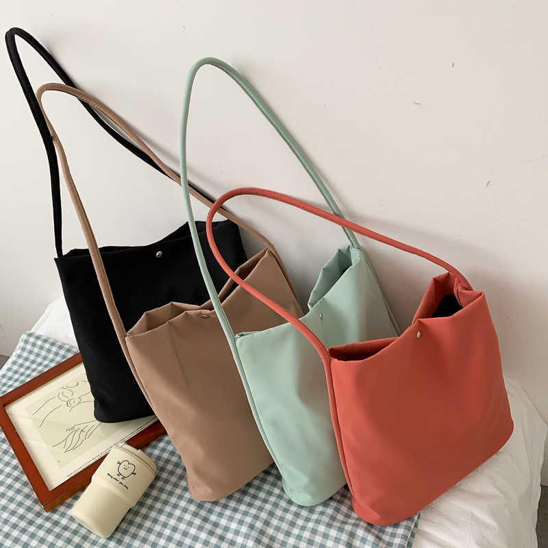 Women Handheld Bags - حقائب يد نسائية بسيطة غير رسمية