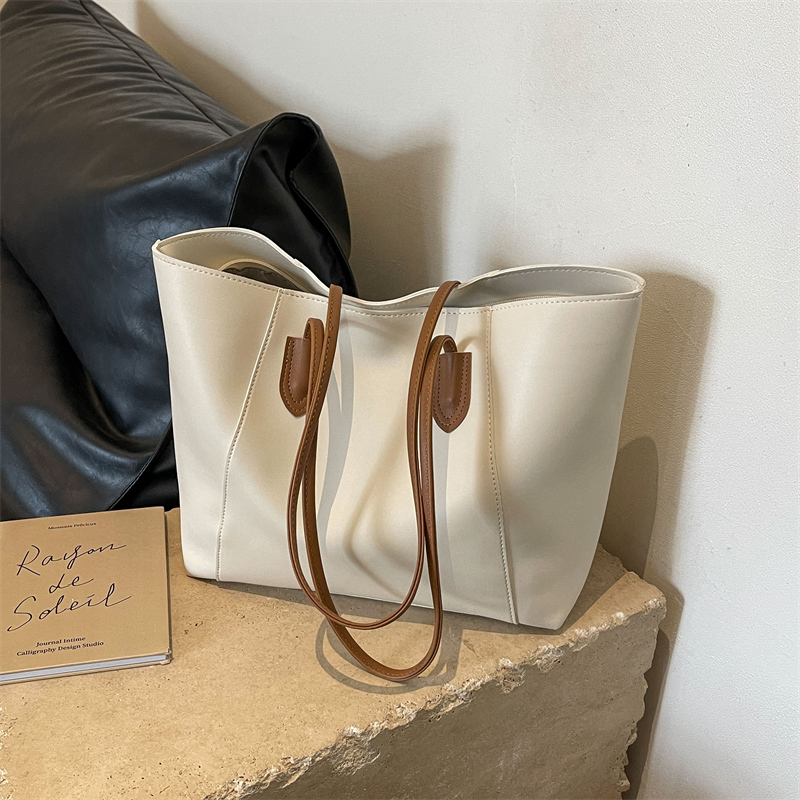 Women Bags For Sale - حقائب يد بسوستة أحادية اللون للنساء