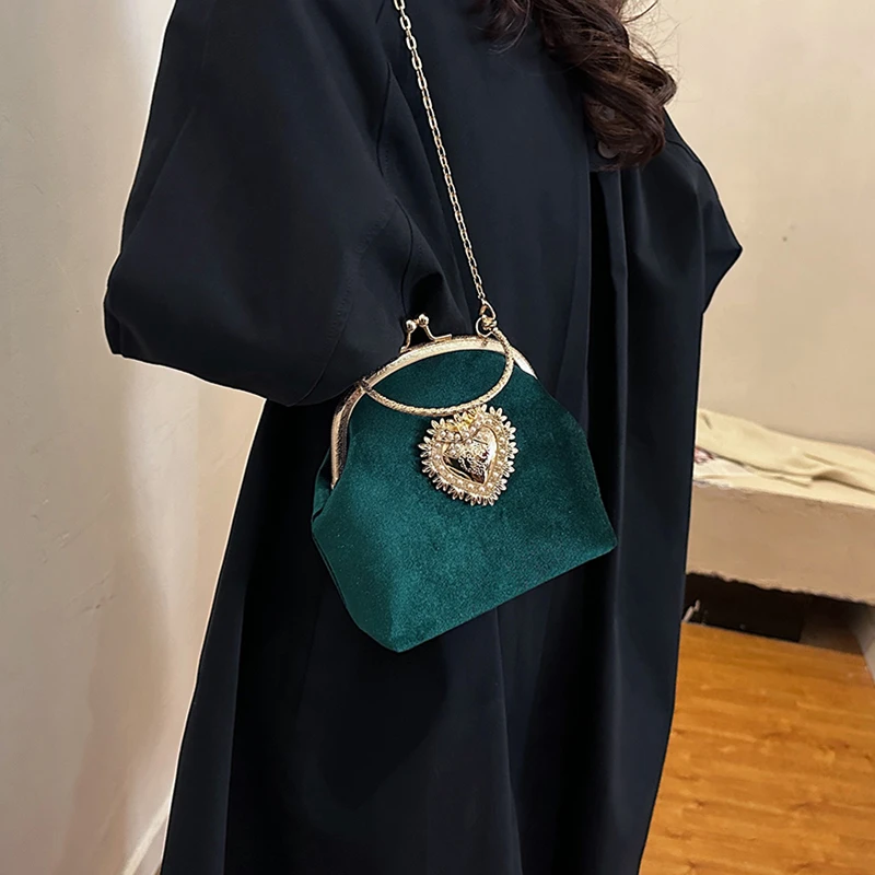 Women Bags For Sale - سلاسل المخملية الإطار القلب عشاء حقائب