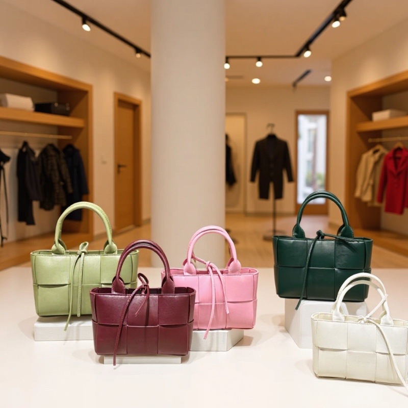 حقيبة نسائية فاخرة متعددة الاس - مراجعة Women'S Vogue Bags وسعره
