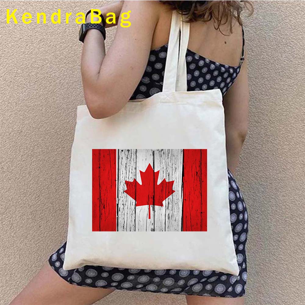 يوم سعيد كندا الكندي السياحية  - مراجعة Women Bags In Canada وسعره